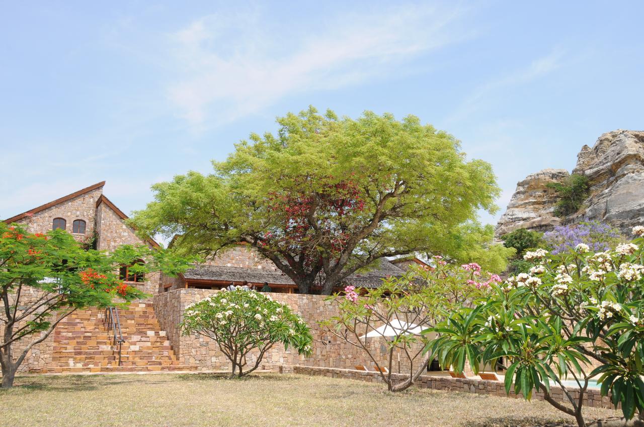 Le Jardin Du Roy Ranohira Exterior foto