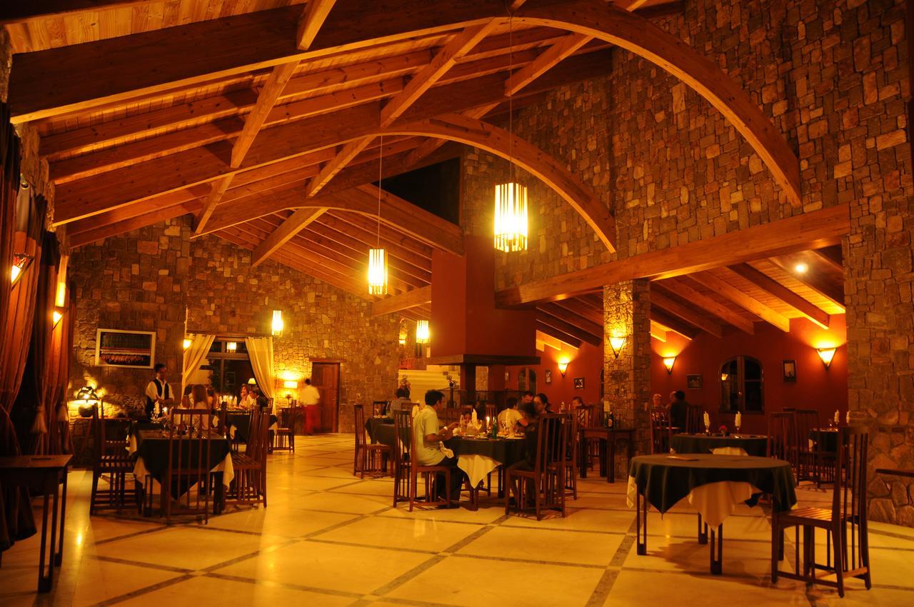 Le Jardin Du Roy Ranohira Exterior foto