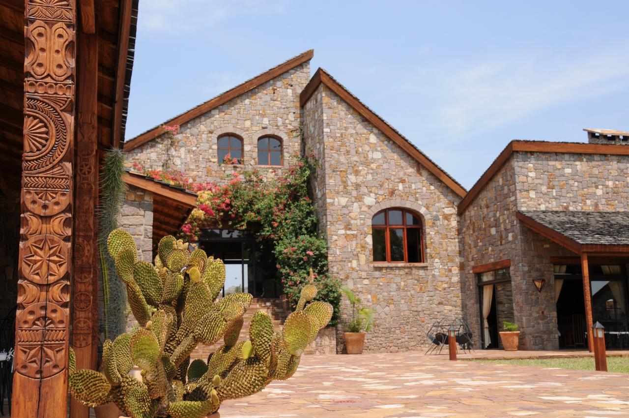 Le Jardin Du Roy Ranohira Exterior foto