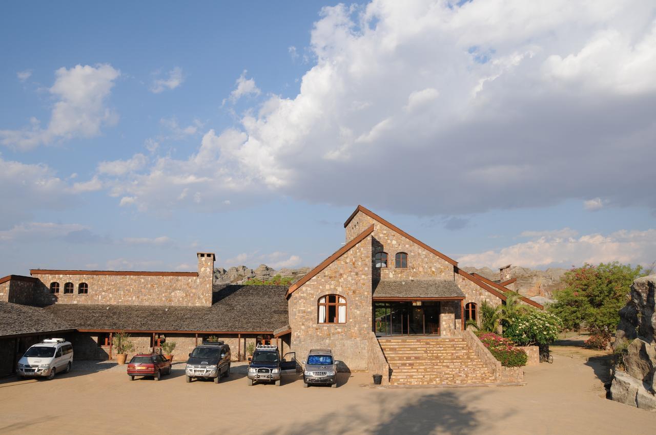 Le Jardin Du Roy Ranohira Exterior foto