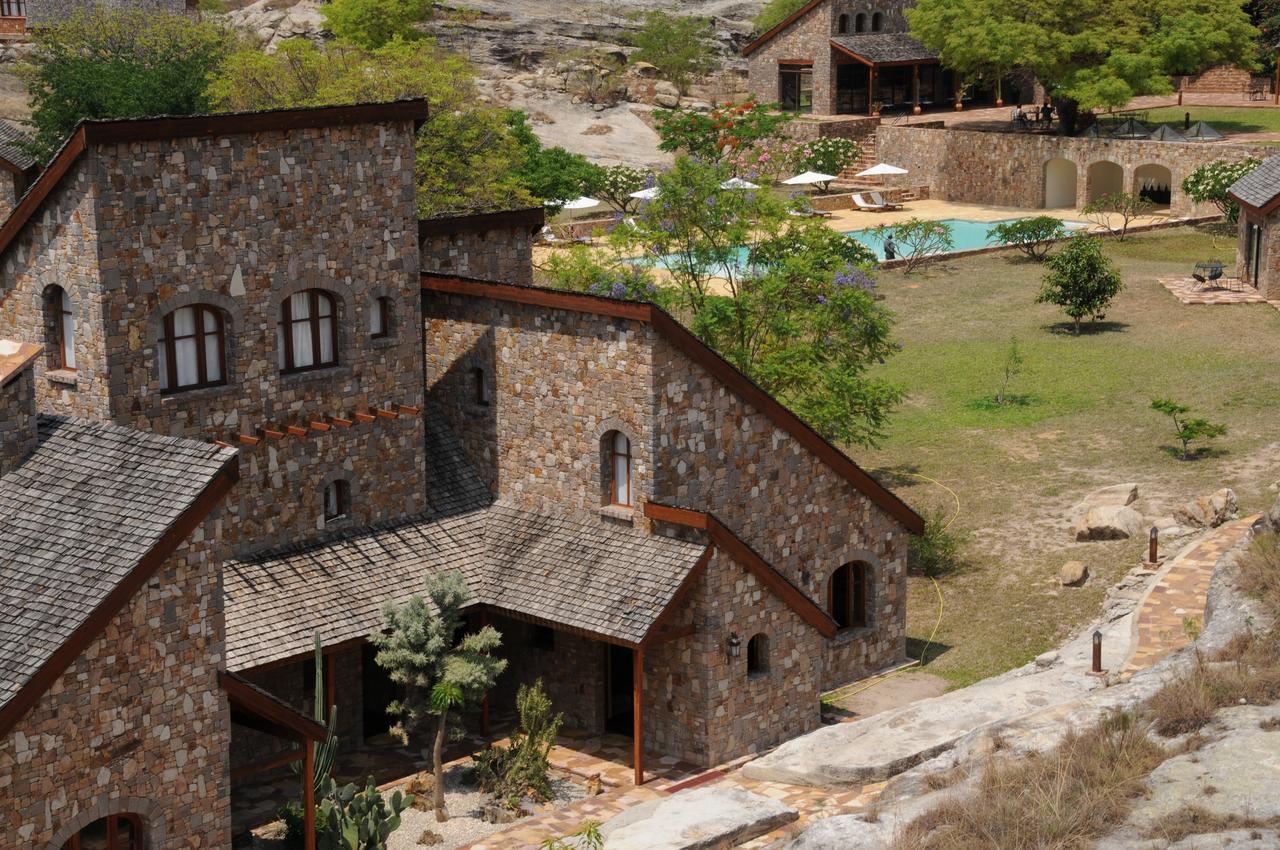 Le Jardin Du Roy Ranohira Exterior foto