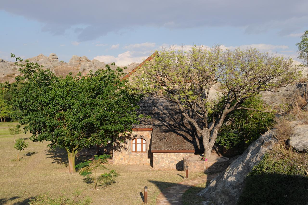 Le Jardin Du Roy Ranohira Exterior foto