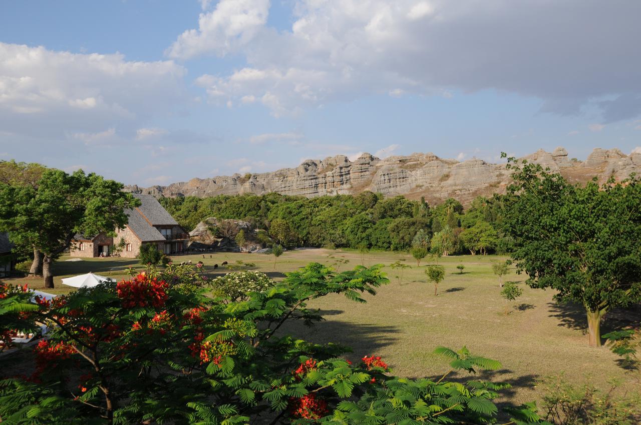 Le Jardin Du Roy Ranohira Exterior foto